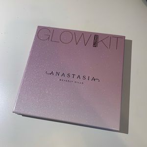 Anastasia Beverly Hills Sweets Glow Kit